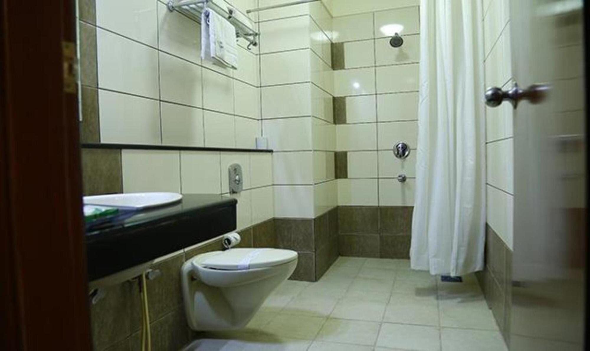 Fabhotel Prime Chennai Deluxe ภายนอก รูปภาพ